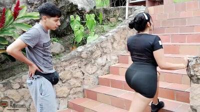 Latina with a big ass reaches a good agreement with her trainer and the very horny guy fucks her rich pussy - In Spanish on coonylatina.com